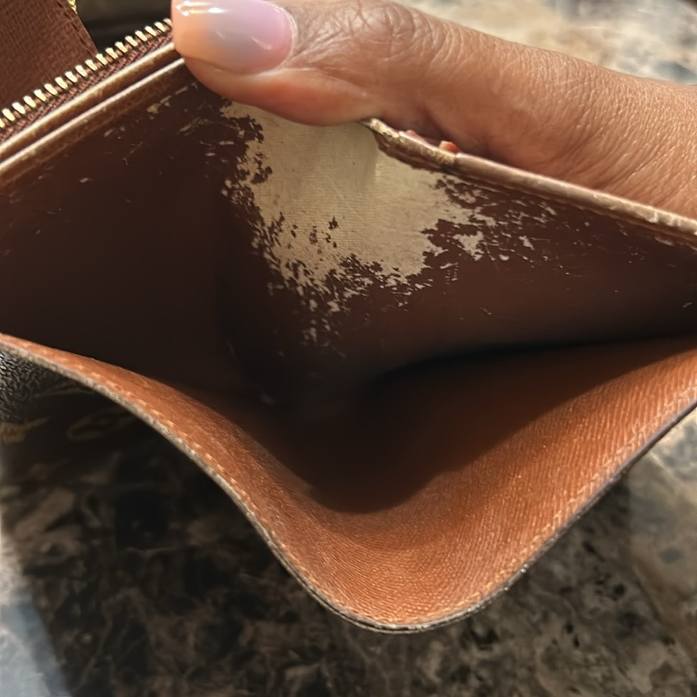 LV Mono Snap Wallet - Picture 4 of 15